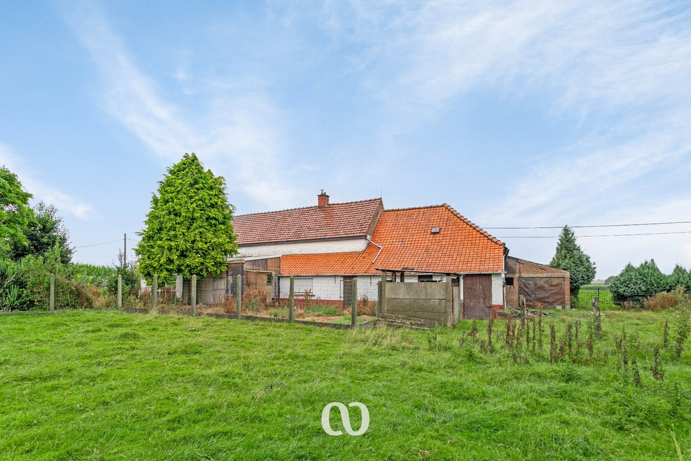 Subliem gelegen te renoveren/te slopen hoeve 