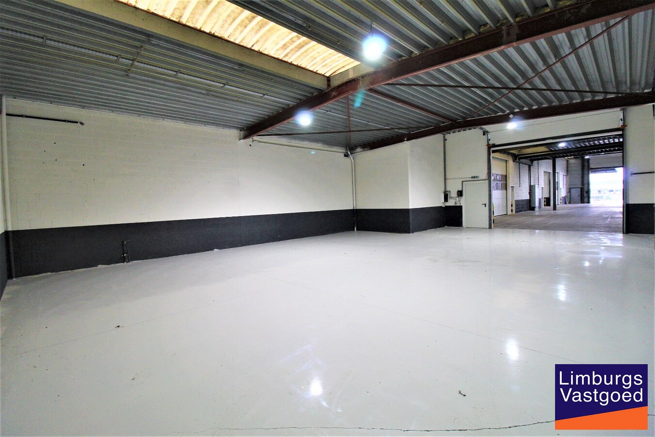 DE BEER - KMO UNITS - v.a. 110 m² tot 478 m² - Nabij E 313 