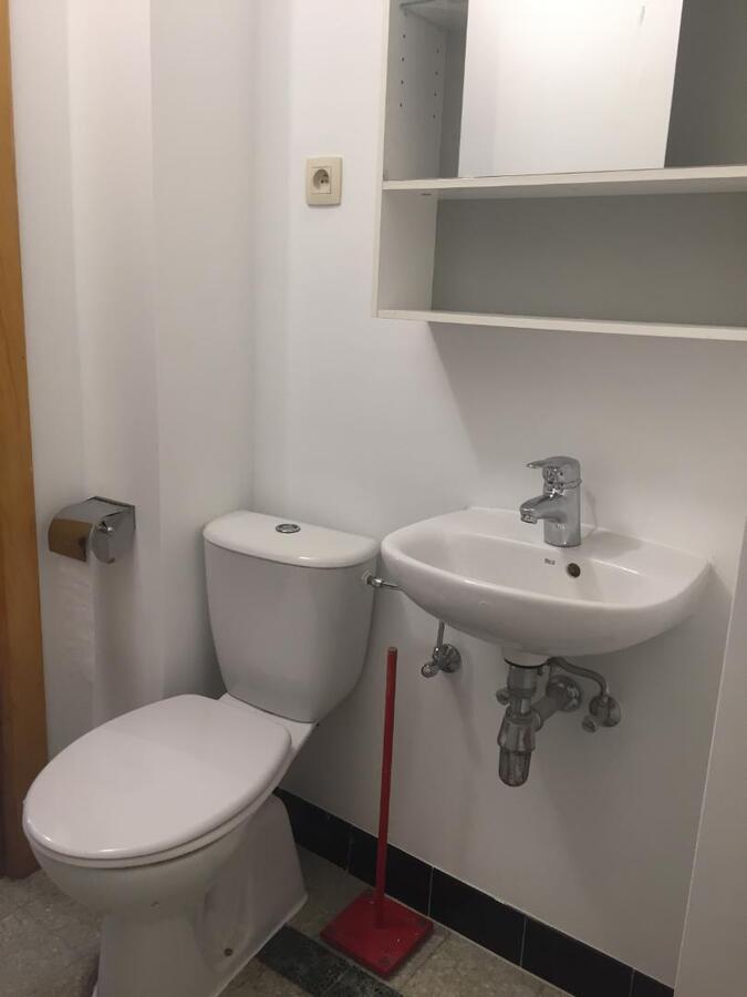 Aangename woning met tuin : zeer rustig gelegen én op slechts 50 m van de Gaverse Markt. 