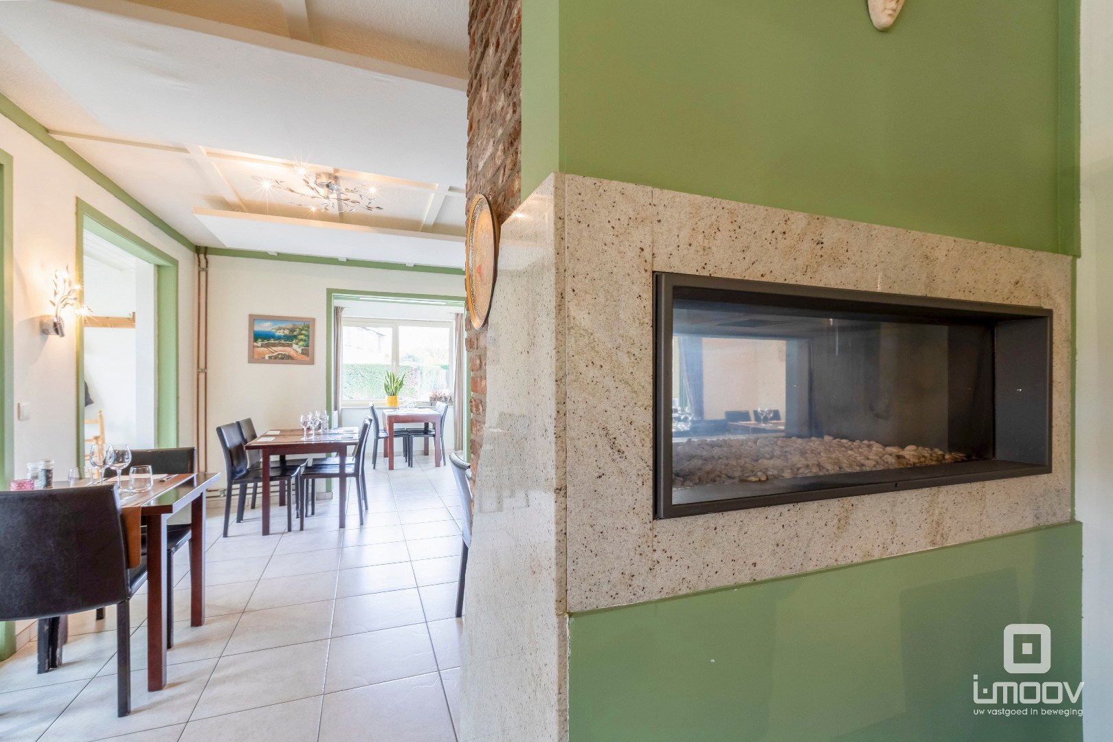 Te koop- Gebruiksklaar restaurant met terras en appartement in hartje Hijfte (Lochristi) 