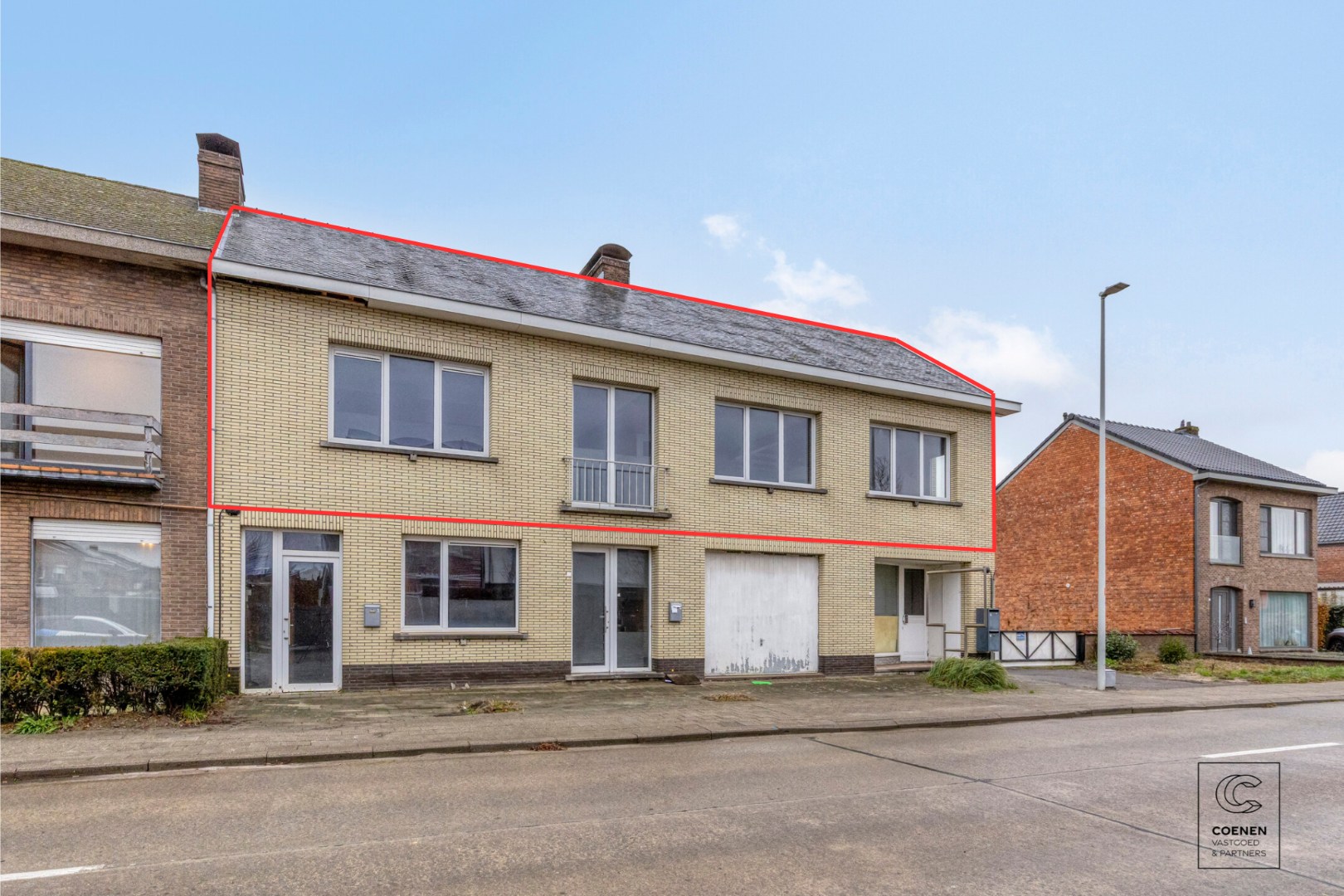 Te renoveren appartement van ca. 120 m² op een gunstige ligging te Kessel! 