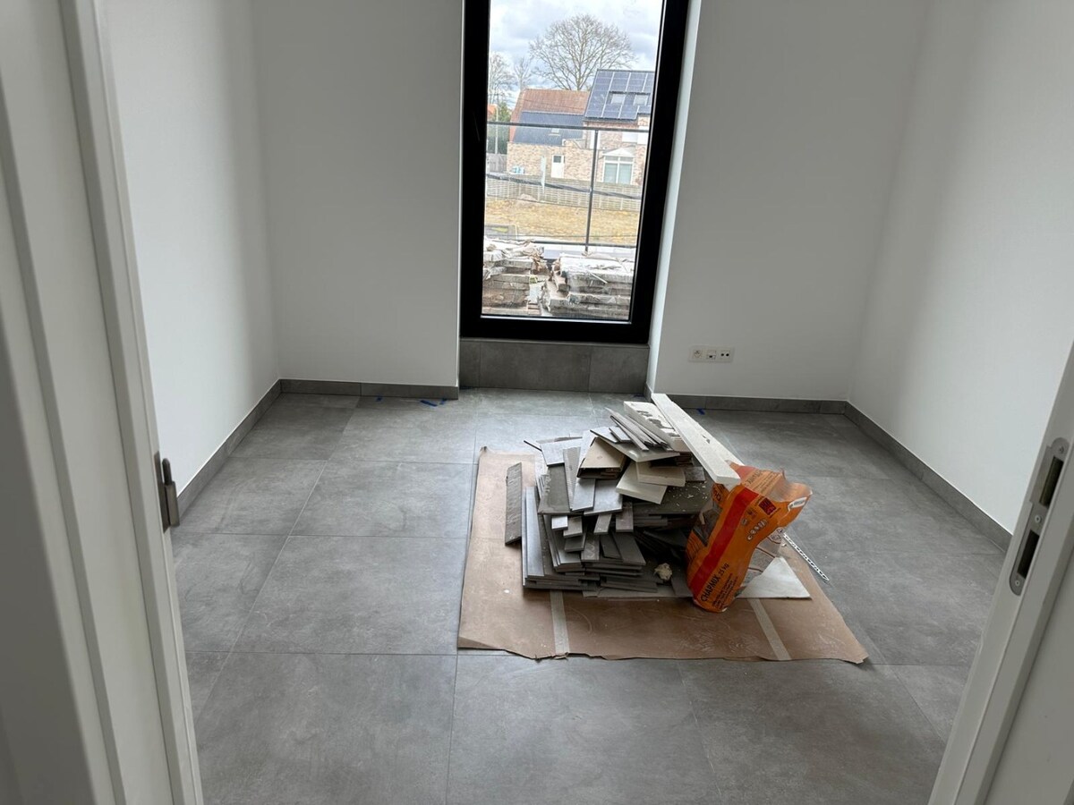 Appartement te huur op 2de verdiep met 2 slaapkamers 