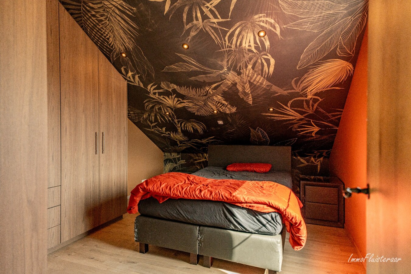 Gerenoveerde woning met praktijkruimte en paardenstal op 9.019 m2 te Balen 