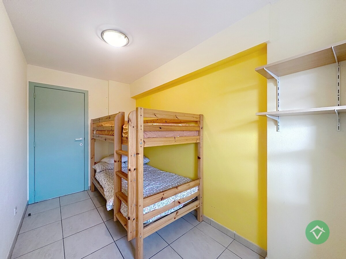 Lichtrijk 2-slaapkamerappartement op topligging op 100m van de zeedijk in Sint-Idesbald 