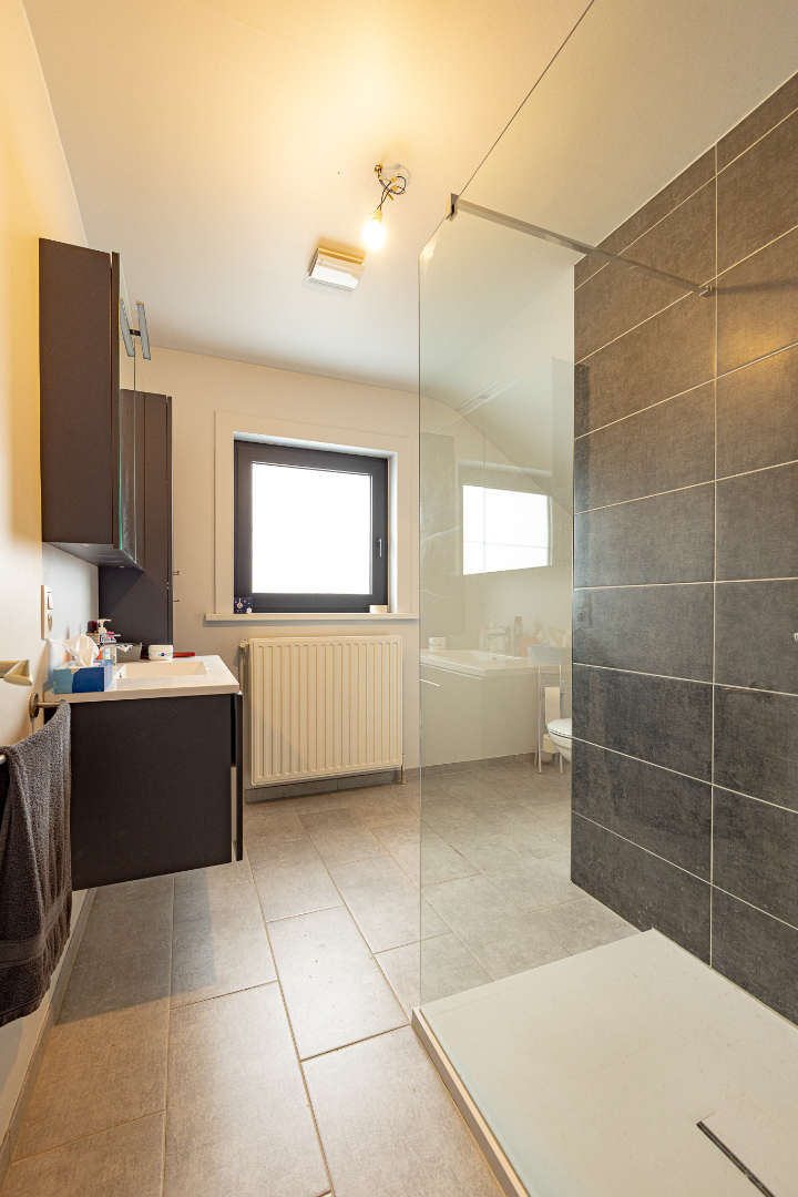 Ruime gerenoveerde woning  op 708m² te Maldegem 