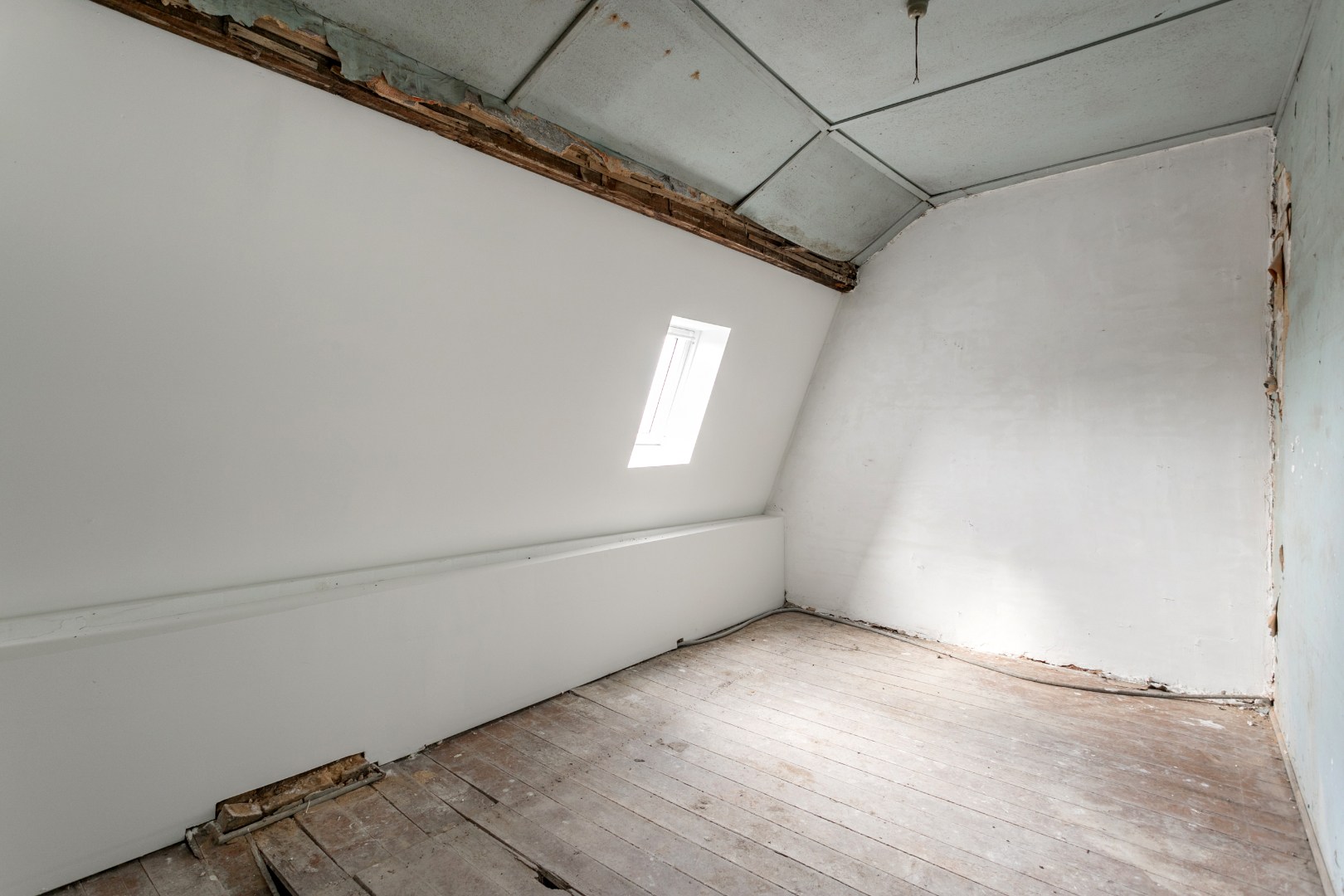 Handelsruimte met woonst op een gunstige ligging 