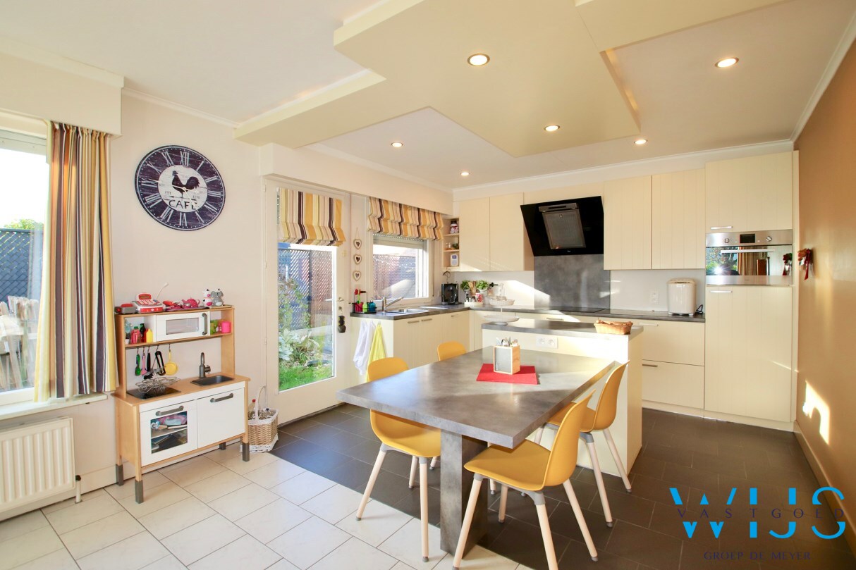 Ruime bungalow in een rustige woonwijk te Lovendegem ! 