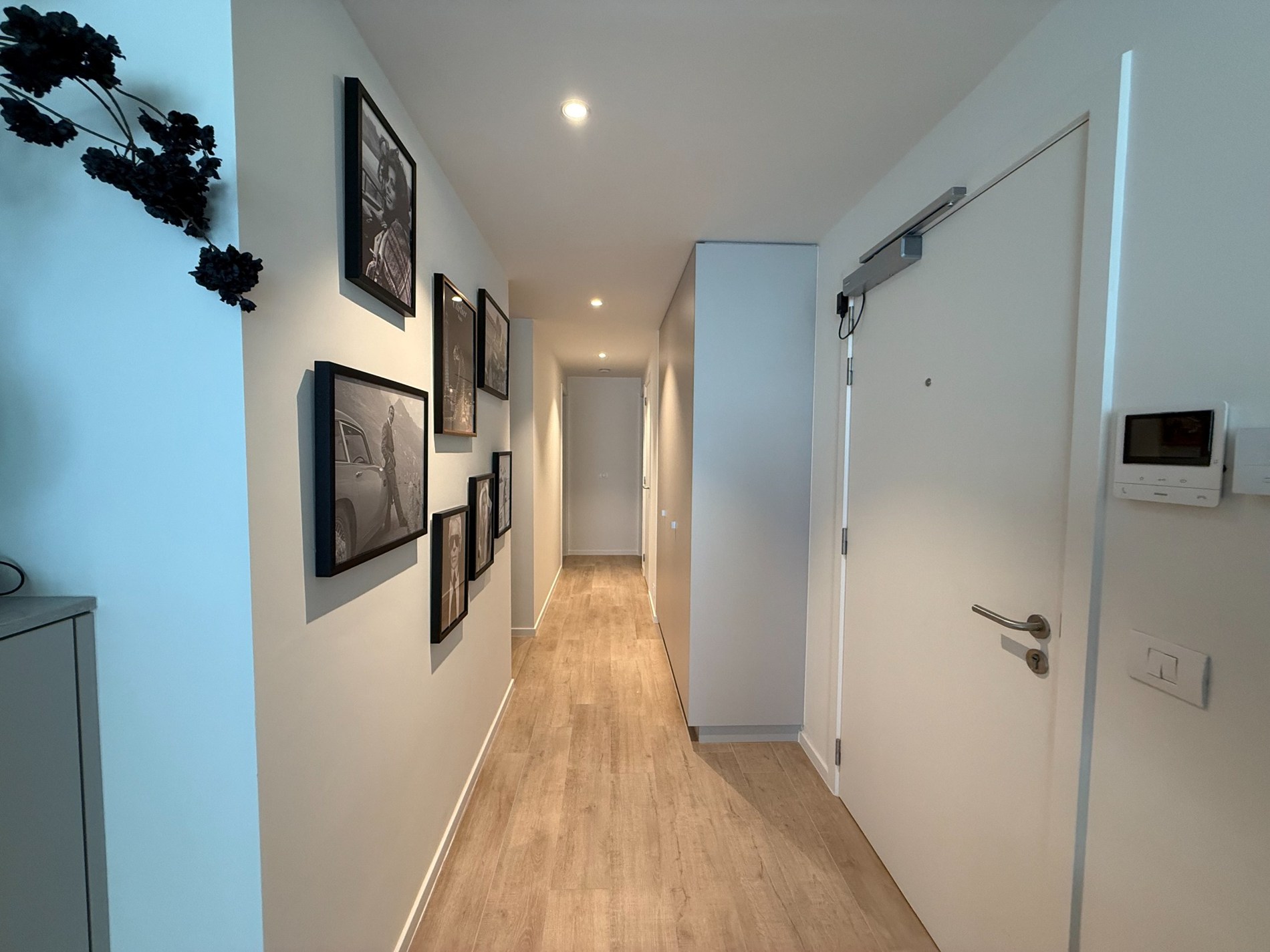 Ongemeubeld - Magnifiek woonappartement aan de zonnekant van de Lippenslaan, op wandelafstand van het strand. 