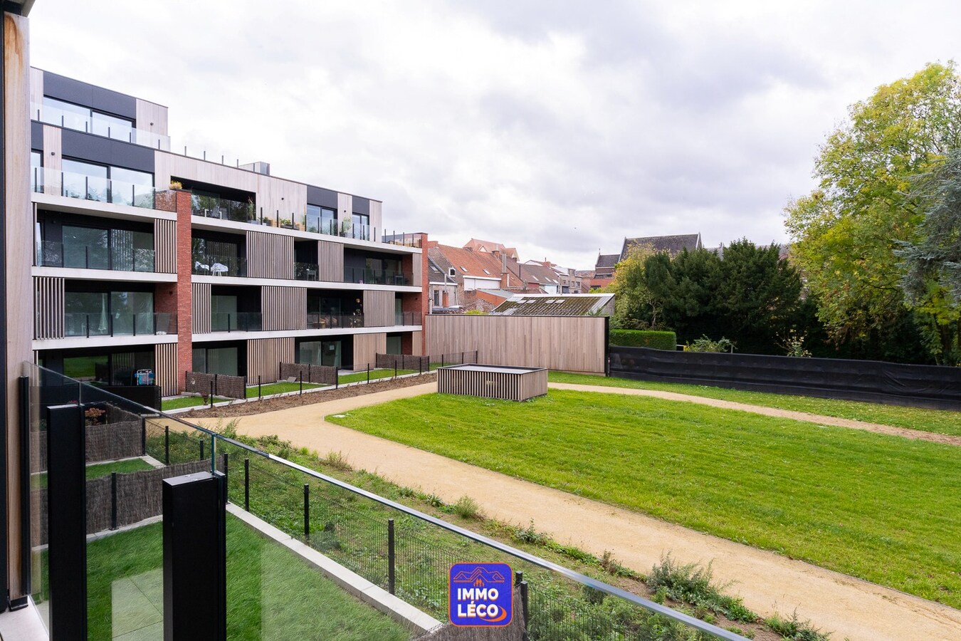 Appartement NEUF de haut standing avec garage 3 voitures, EN PLEIN CENTRE-VILLE ! 
