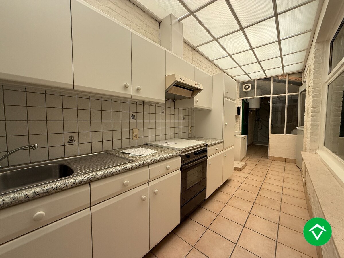 Gezellige rijwoning met 3 slaapkamers en tuin te centrum Roeselare 