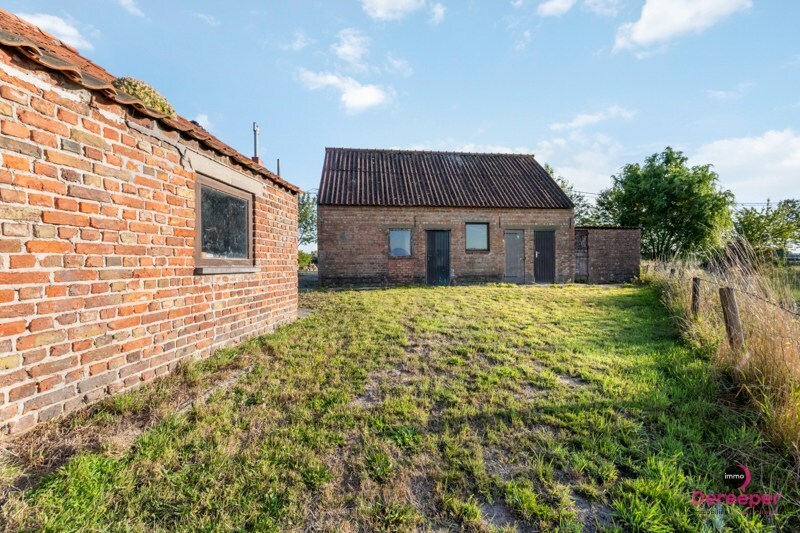 Bouwgrond van 1035 m² met landelijke ligging 