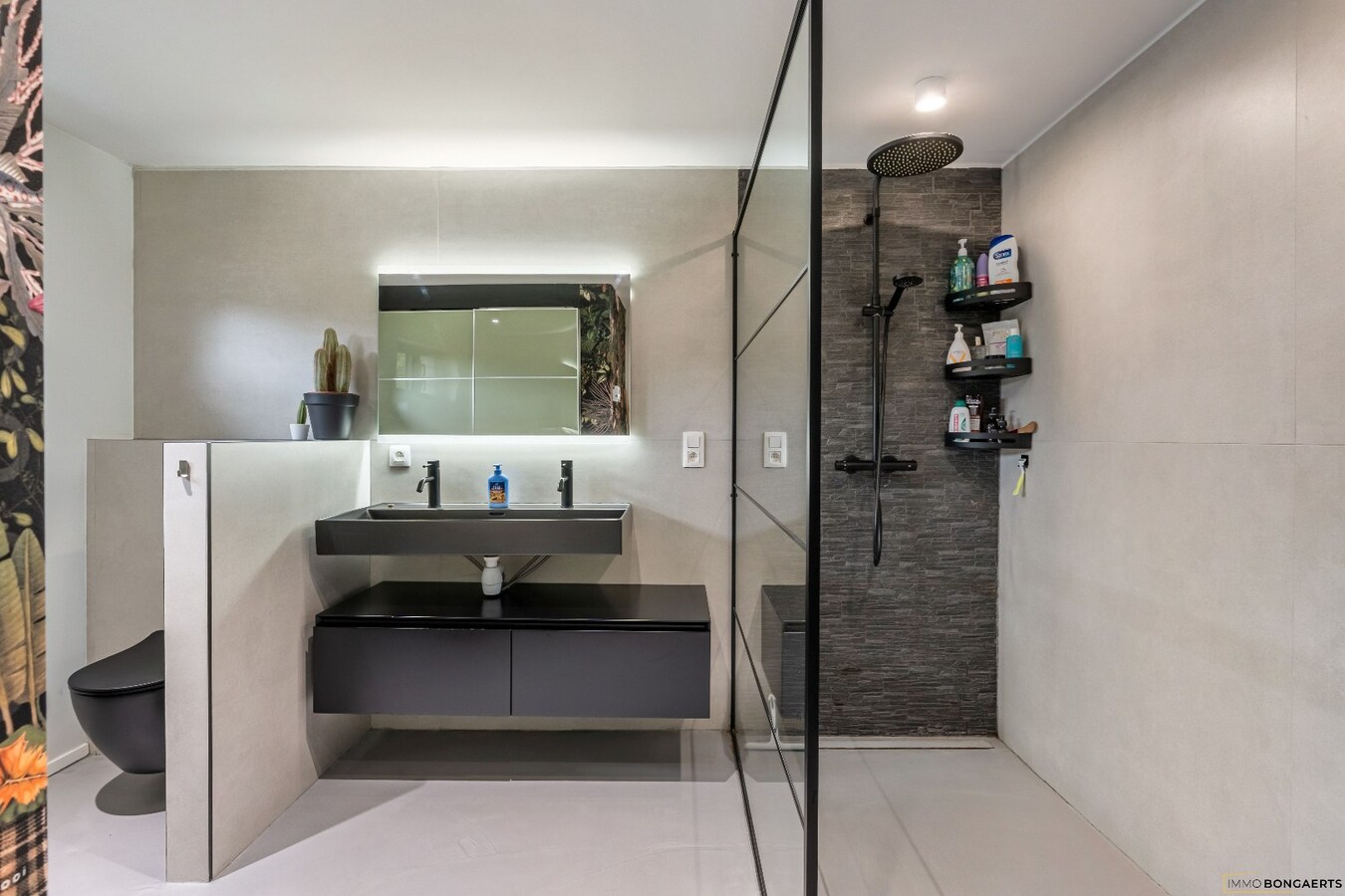 Ruime woning met 4 slaapkamers 