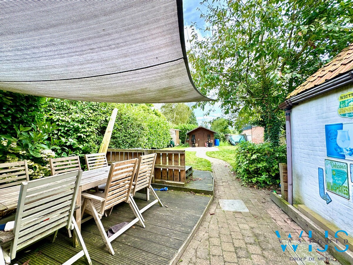 Instapklaar woonhuis op perceel van 450m² te ERTVELDE ! 