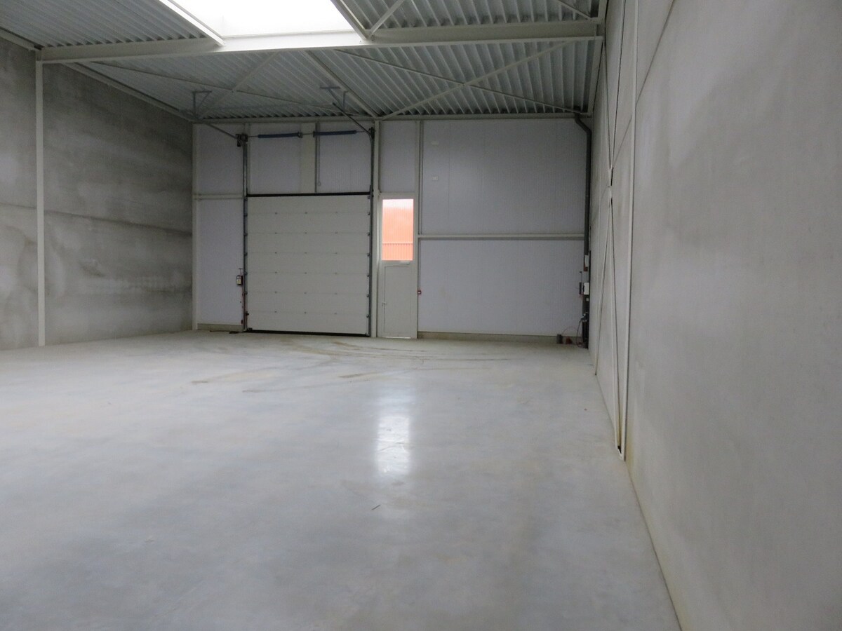 KMO-unit op strategische locatie - VERKOOP ONDER REGISTRATIERECHTEN!! 