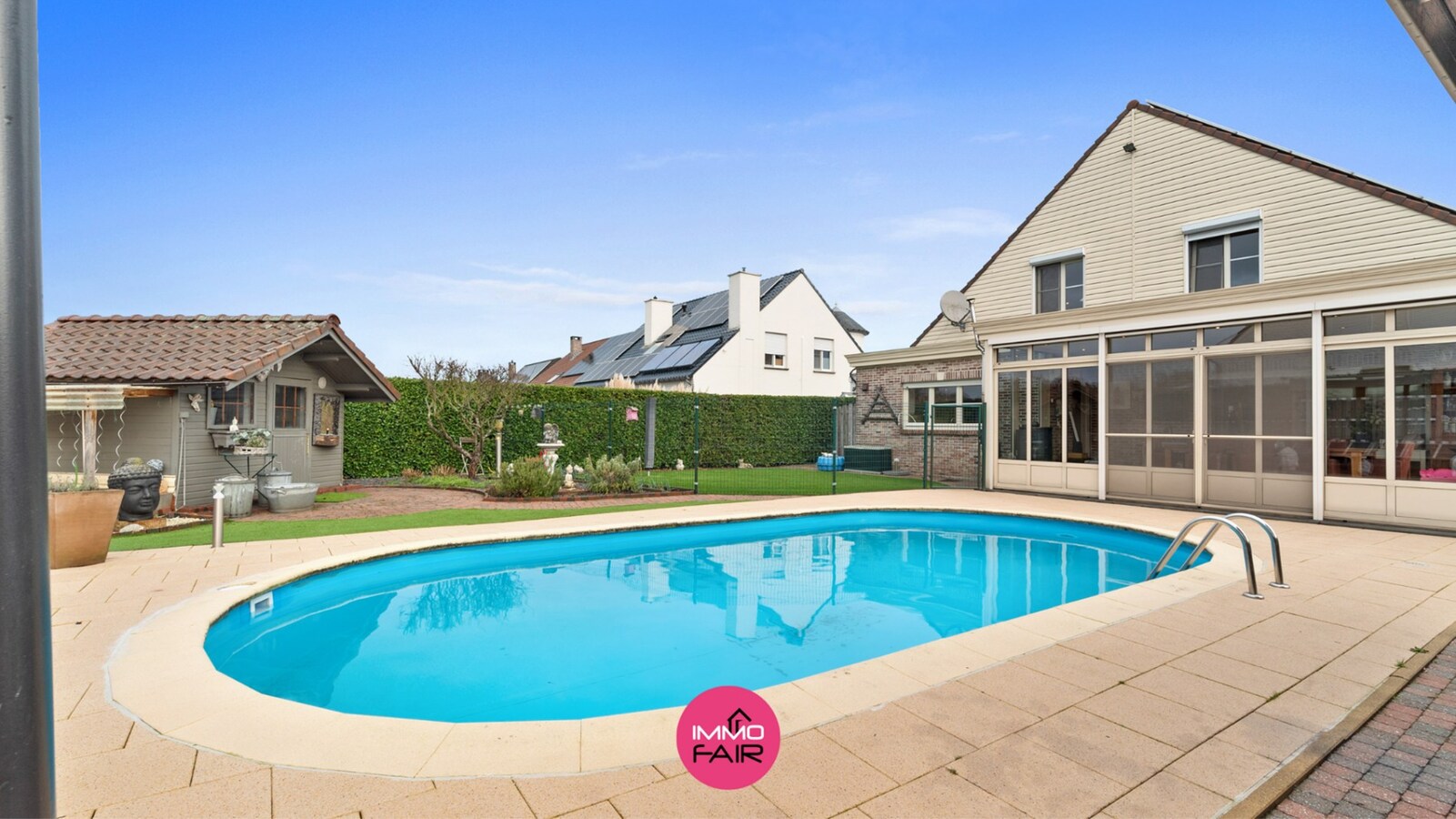 Royale gezinswoning op perceel van 829 m² op 5 minuten van Maastricht! 