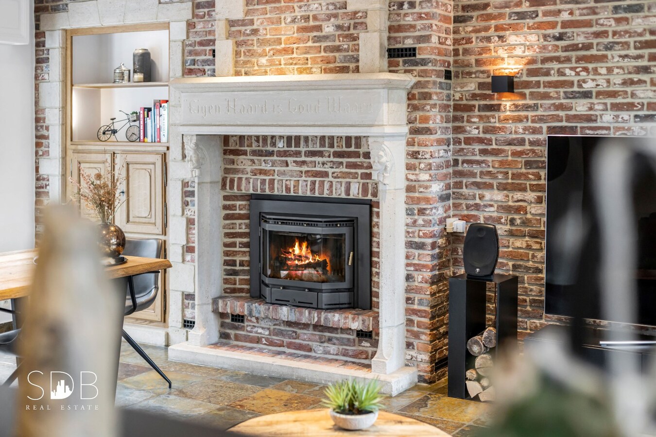 Landelijke villa met zwembad, paardenfaciliteiten en piste op circa 2 HA 