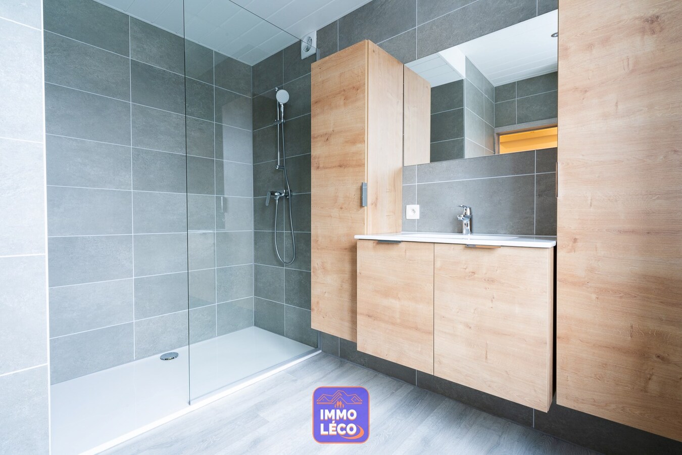 Maison rénovée en 2024 avec cour et garage, COUP DE COEUR 