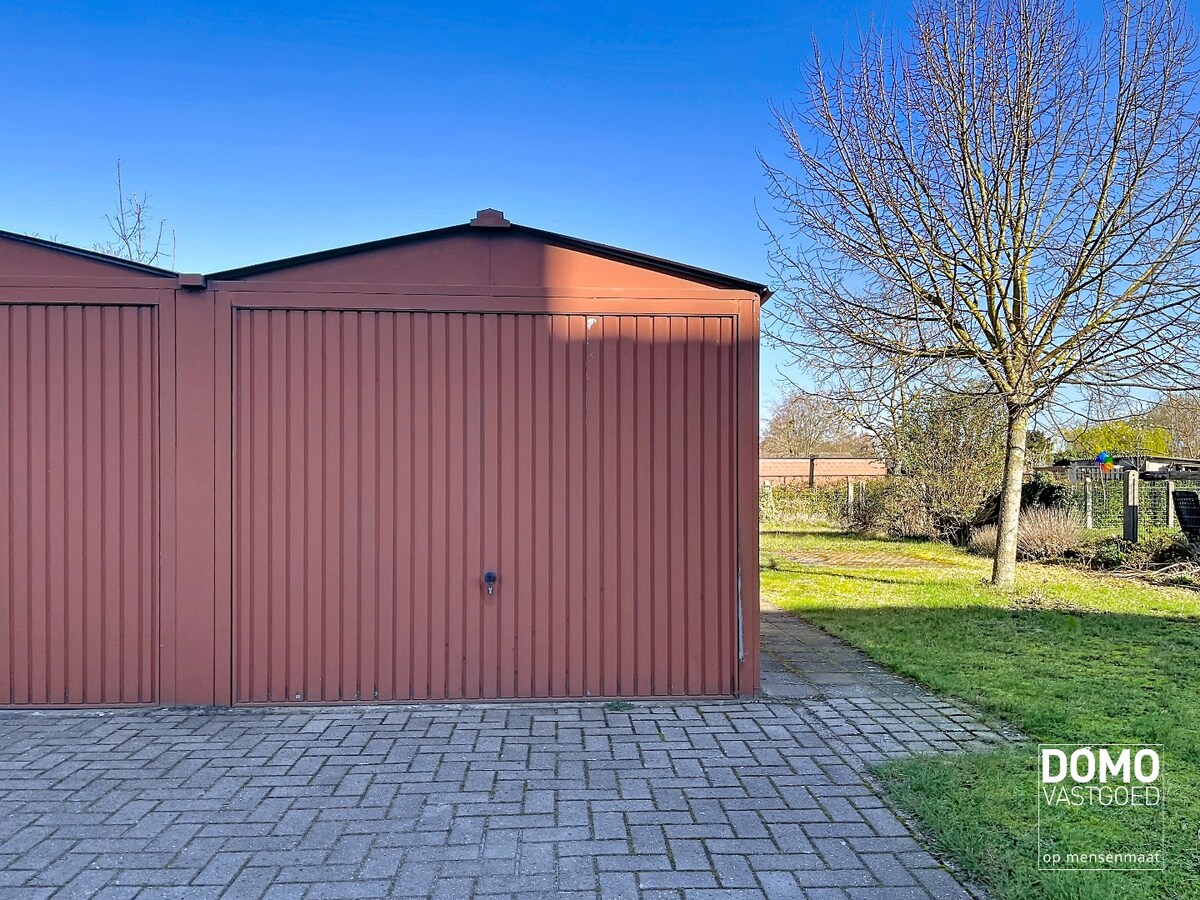 LICHTRIJK APPARTEMENT MET 2 SLAAPKAMERS EN GARAGEBOX 