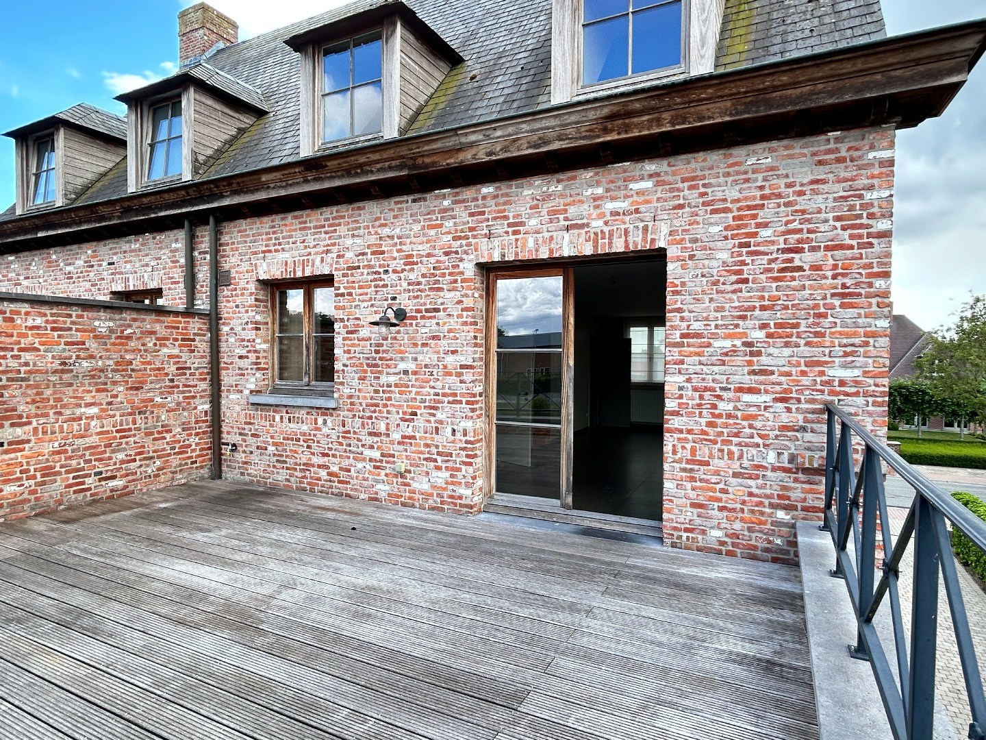 Stijlvol duplex appartement met 3 slaapkamers en groot terras 