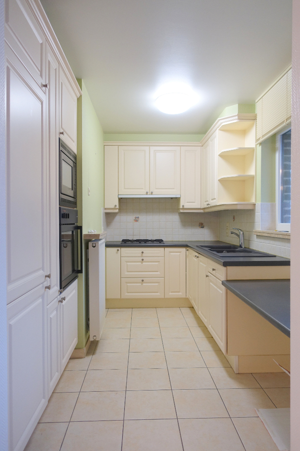 Ruim appartement met garagebox 