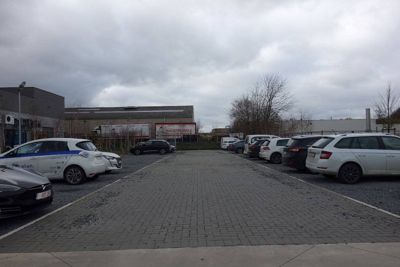 Bureau de prestataires de services loué À Tournai