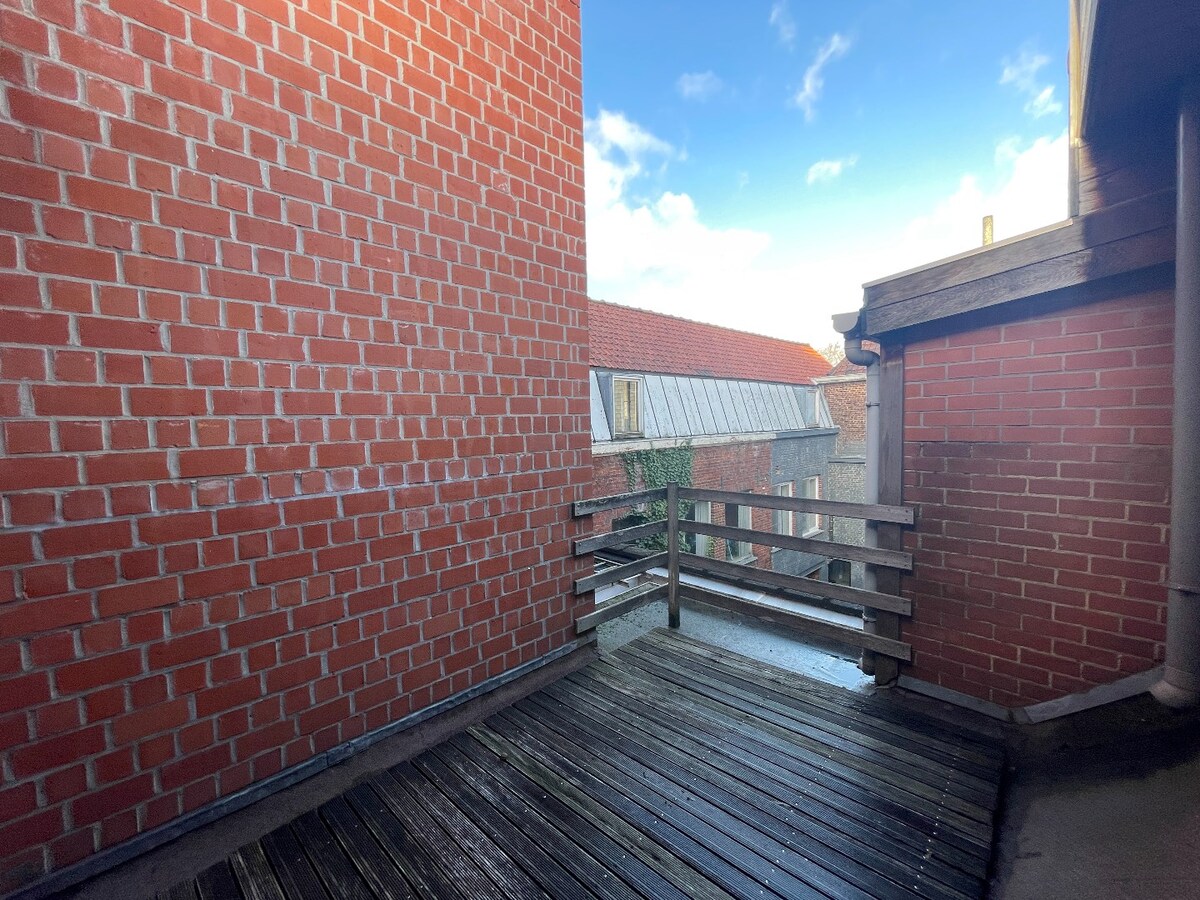 Lichtrijk één-slaapkamer appartement in centrum Izegem 