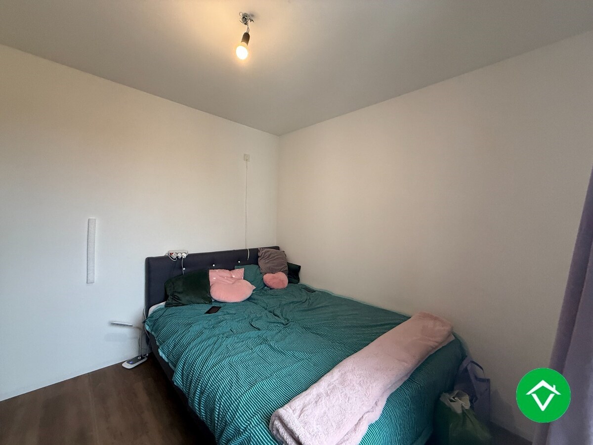 Instapklaar appartement met twee slaapkamers en garage te Roeselare 