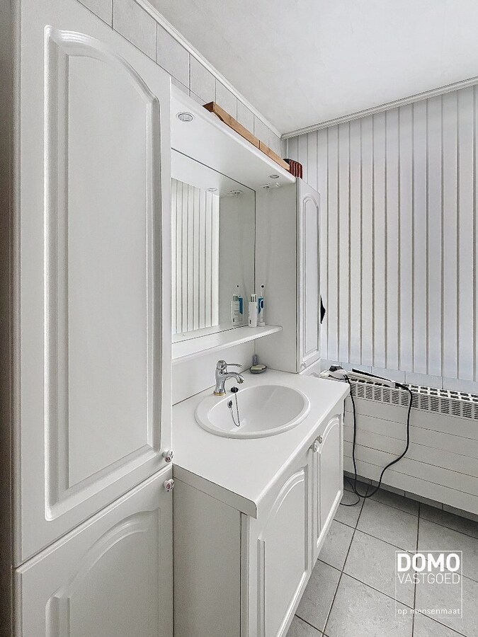 RUIM APPARTEMENT MET 2 SLAAPKAMERS, ZUIDGERICHT TERRAS EN AIRCO 