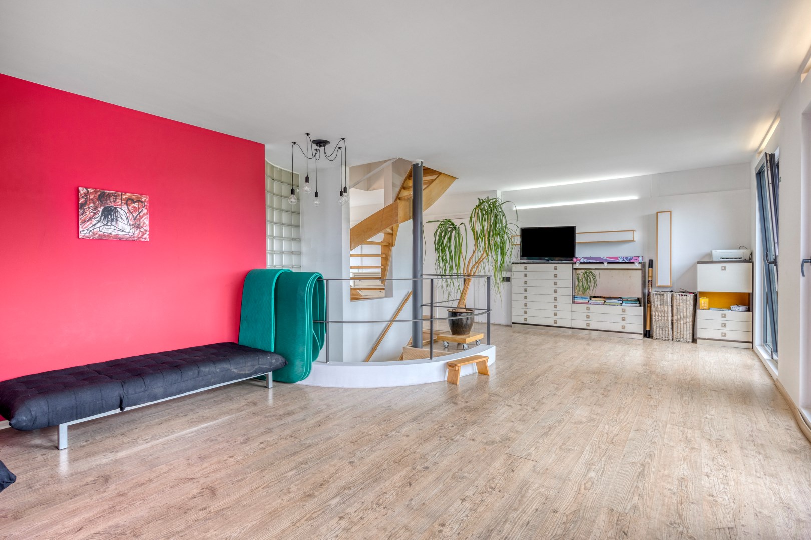 Villa met praktijkruimte op perceel van 1.817m² te Geel 