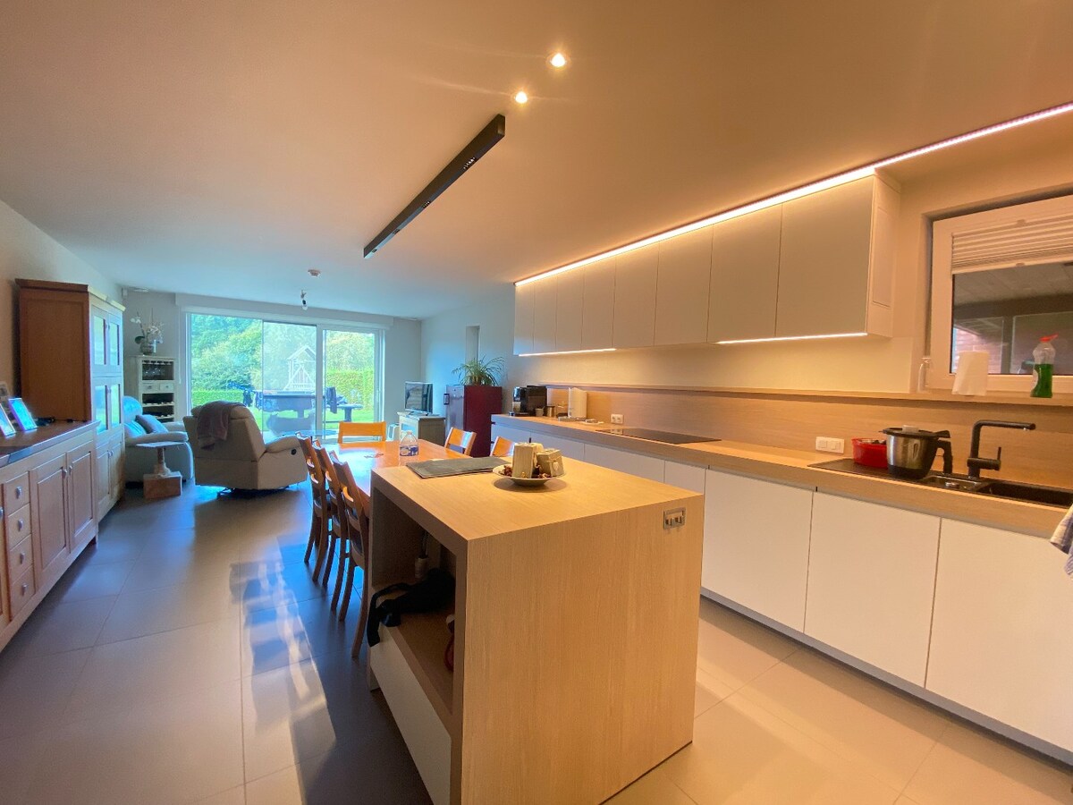 Maison contemporaine 3 chambres avec jardin à Frasnes ! 