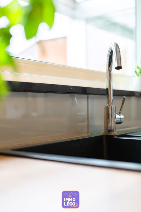 Maison rénovée COUP de COEUR avec jardin, garage et parking ! 