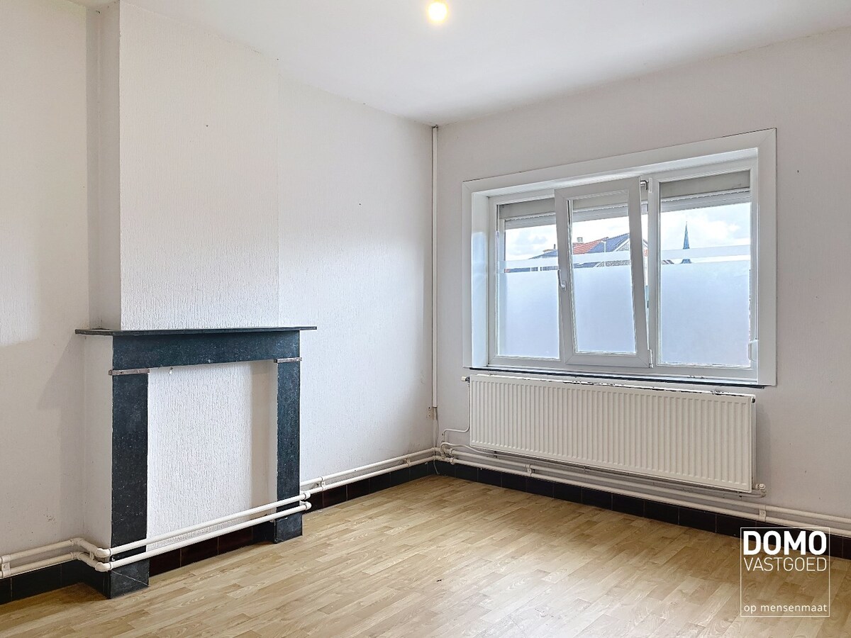 Half open bebouwing gelegen te Beringen - 3 slaapkamers -  203m² 