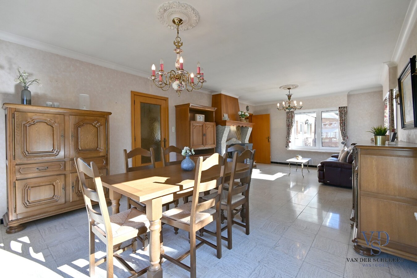 Degelijke Half Open Bebouwing 