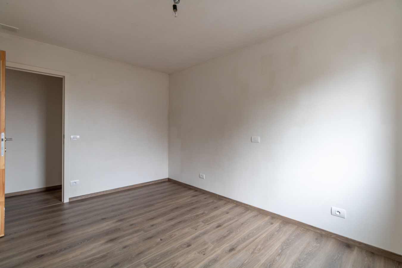 LICHTRIJKE MODERNE HALFOPEN NIEUWBOUWWONING TE OOSTDUINKERKE 