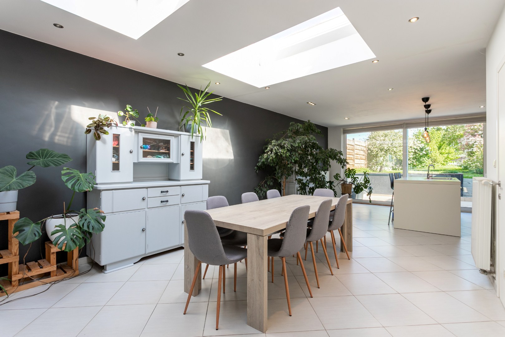 Instapklare gezinswoning met 3 slpk en ruime tuin 