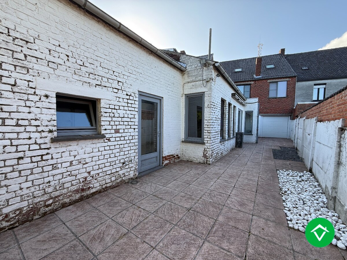 Ruime woning met 5 slaapkamers te Zwevezele 