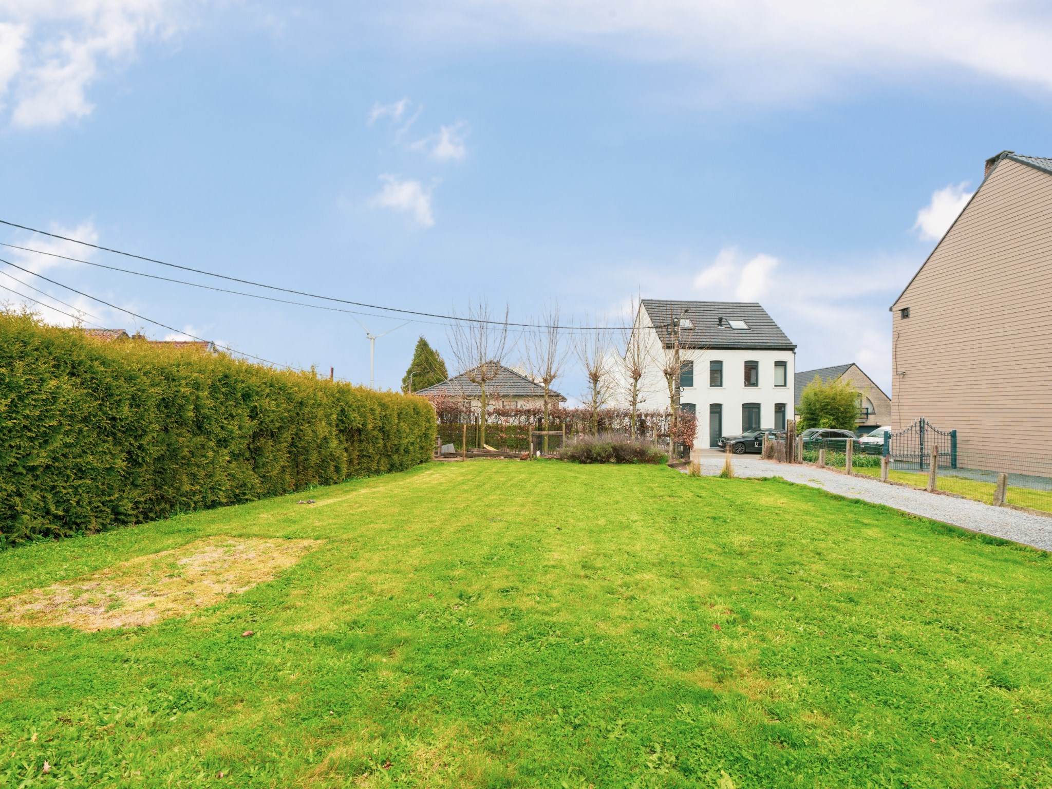 Gerenoveerde woning met grote tuin 