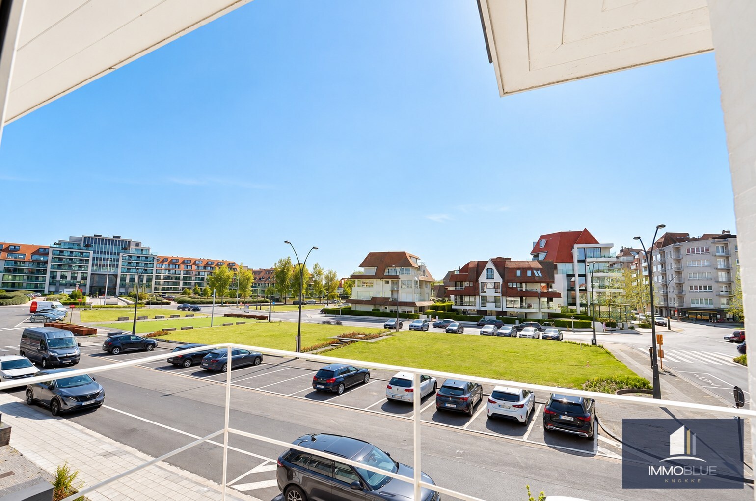 Offre exceptionnelle : Villa entièrement rénovée avec vue frontale sur la mer. 
