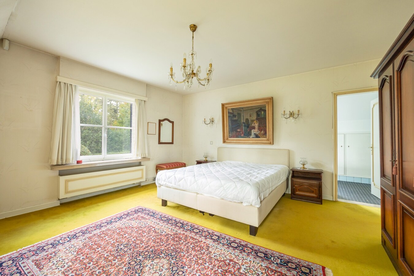 Klassieke villa op een perceel van 3.890 m² met een straatbreedte van 40 meter en Zuid-Oriëntatie te Schilde 