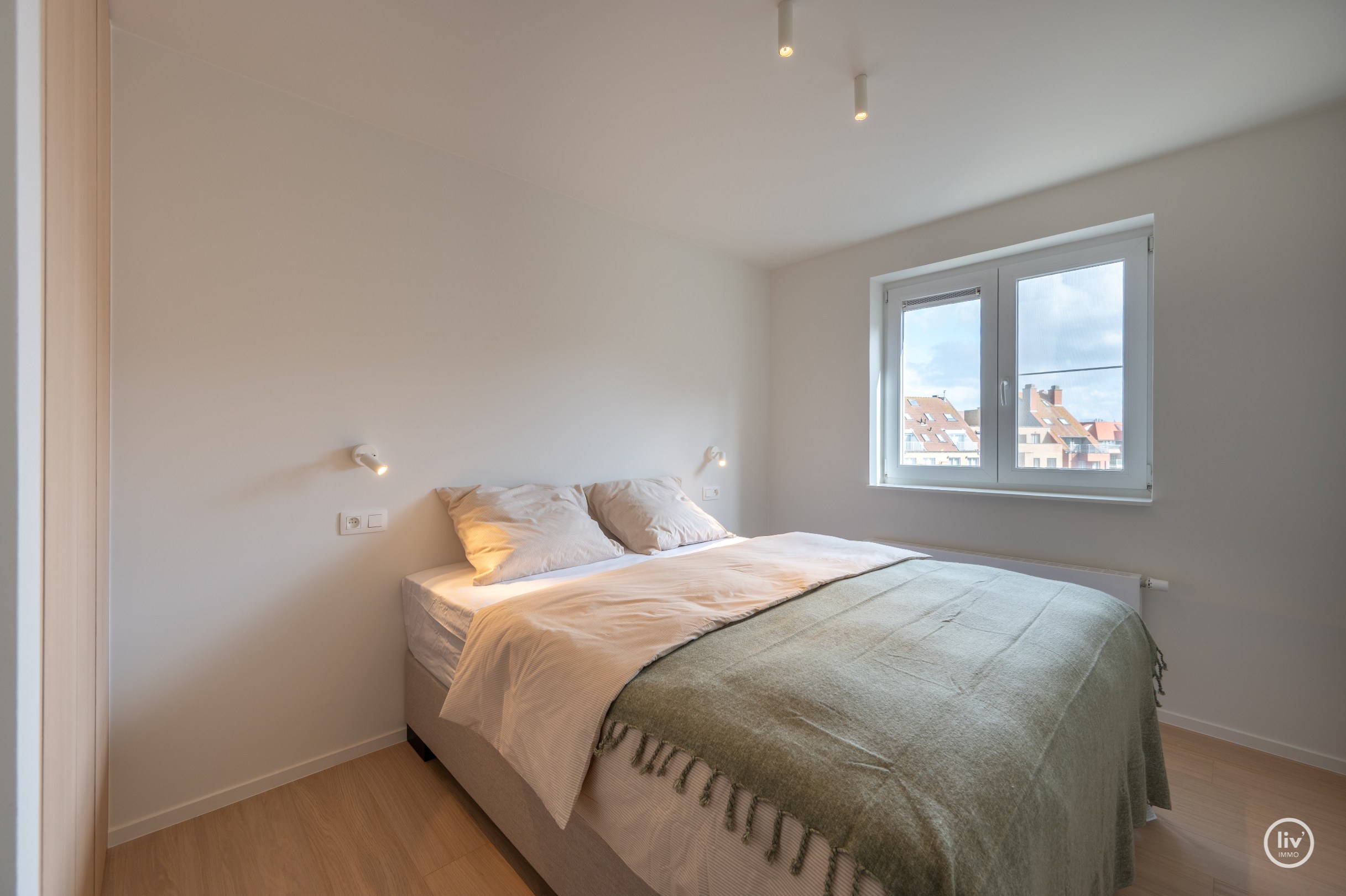 Appartement en duplex de luxe avec mezzanine, idéalement situé dans l'avenue Nellens à Knokke (avec possibilité d'acheter un box garage double intégré) 