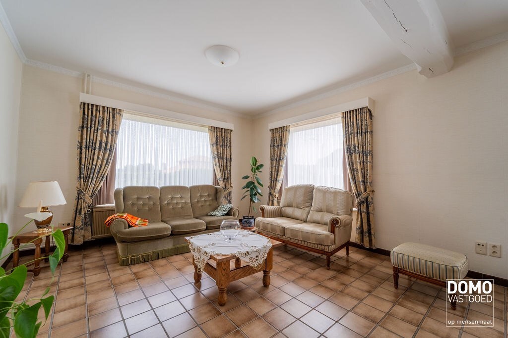 UNIEKE WONING MET 2 RUIME LOODSEN OP PERCEEL VAN 58A49CA 