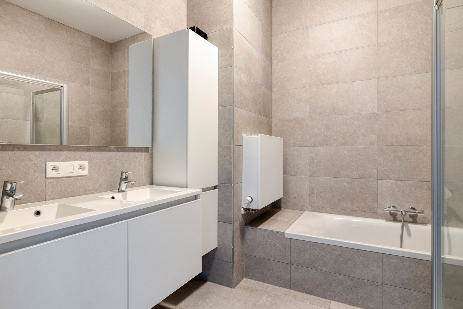 Instapklaar en energiezuinig appartement met 2 slpk. nabij Geel-Centrum 