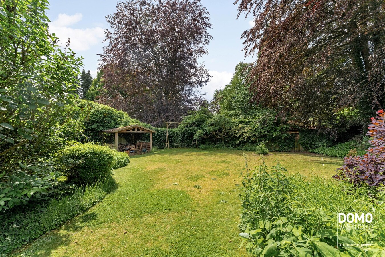 Exclusieve statige open bebouwing met zuid gerichte tuin in het centrum van Kermt (Hasselt) 