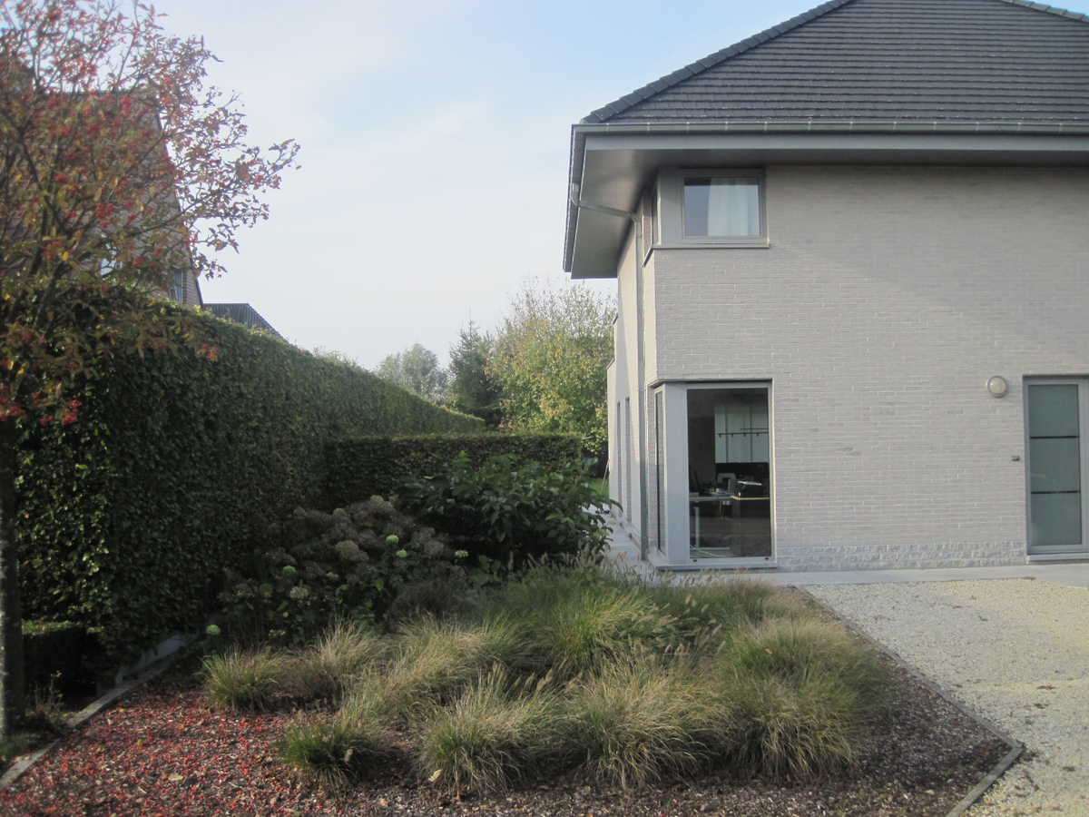 Recente, eigentijdse villa in doodlopende verkaveling ! 