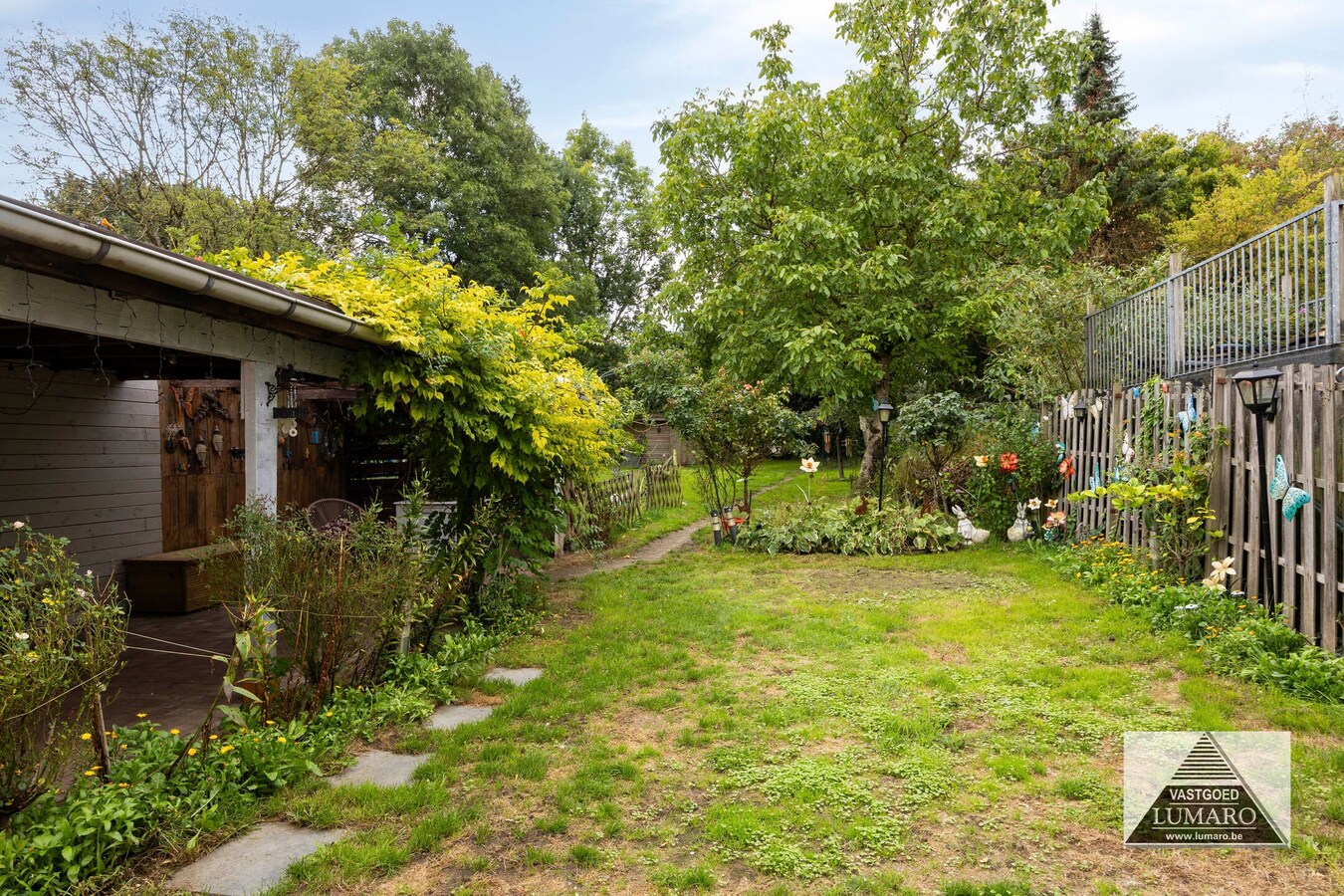 As-centrum: 2 op te knappen woningen met royale tuin 