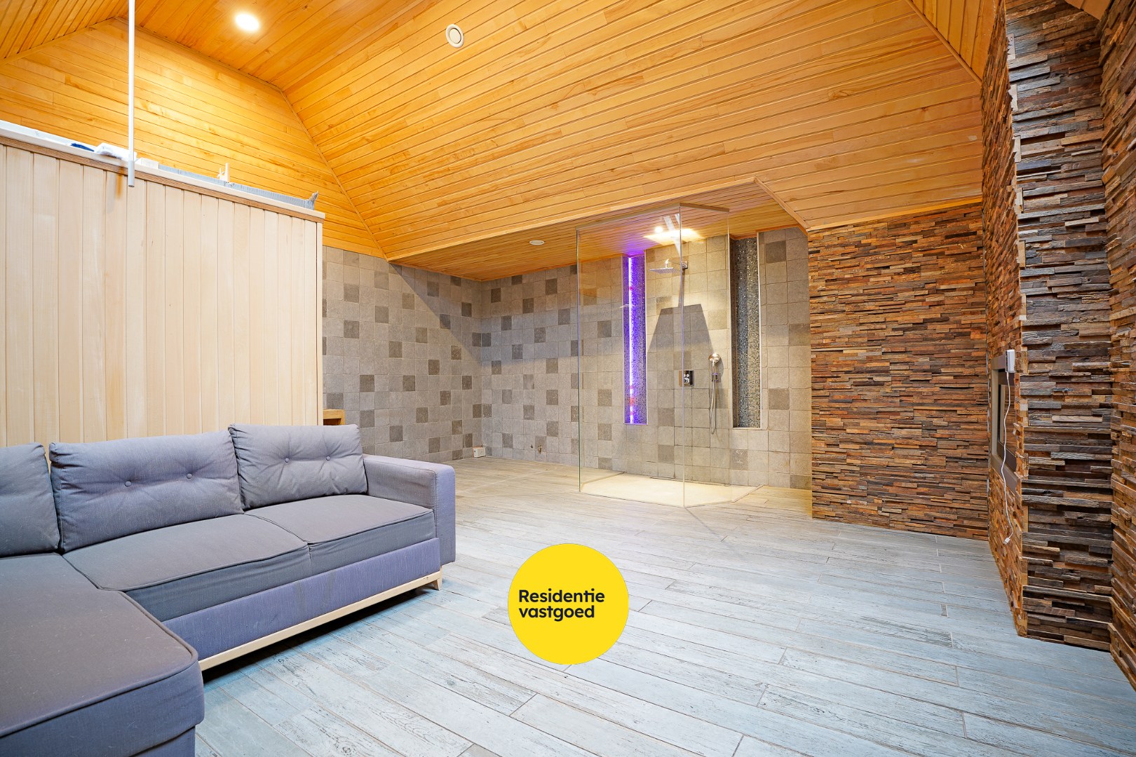 Herenhuis met handelsruimte &amp; wellness in Nieuwpoort-Stad 