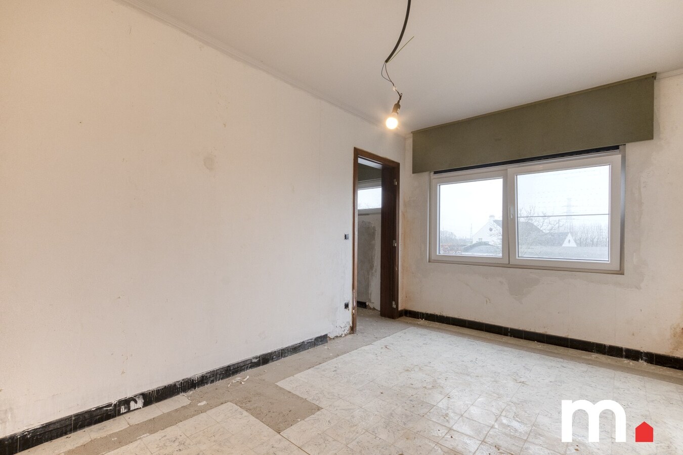 Halfopen bebouwing op 695 m2 met grote tuin en atelier te Lendelede ! 