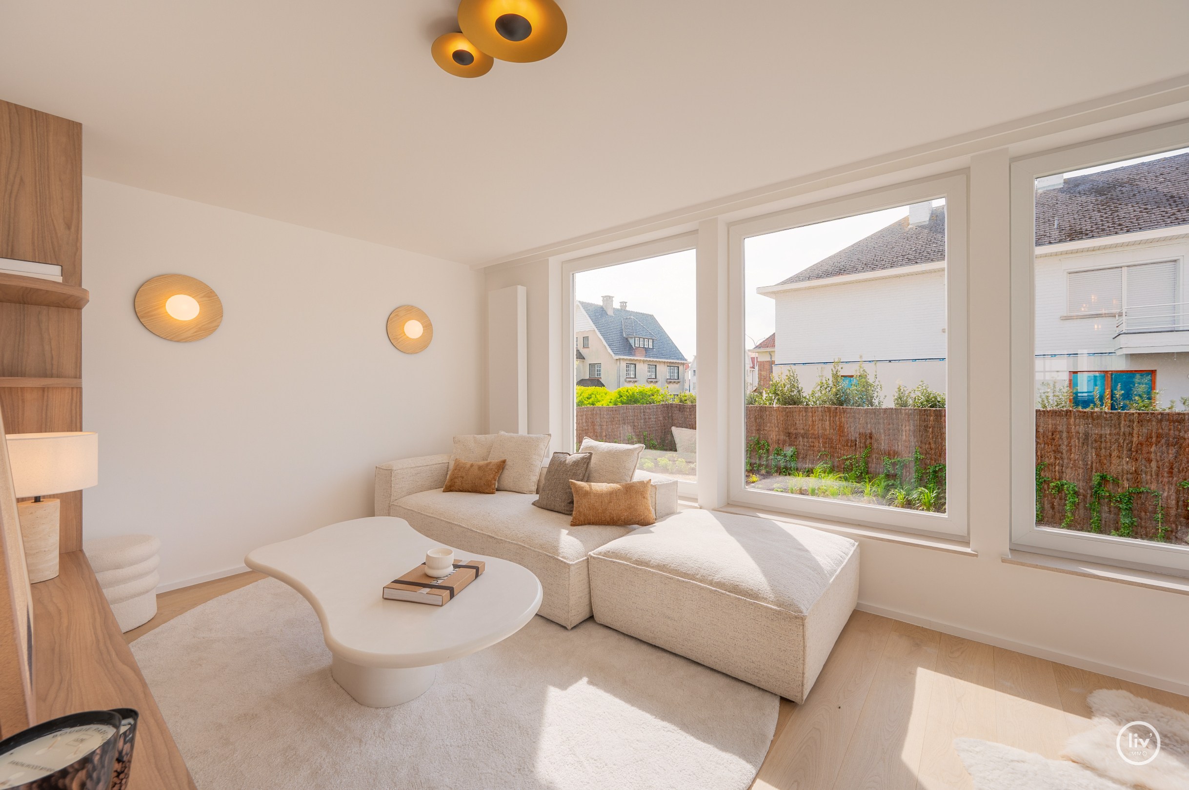 Exclusief gerenoveerde villa op een absolute toplocatie in de Jozef Nellenslaan te Knokke. 
