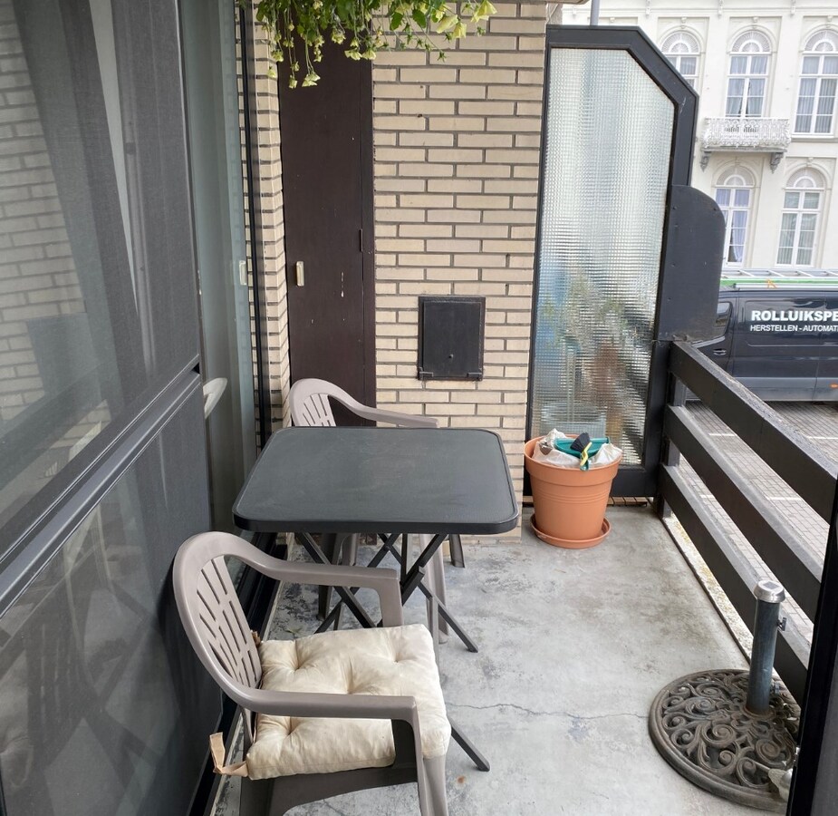 Ruim en lichtrijk appartement. 