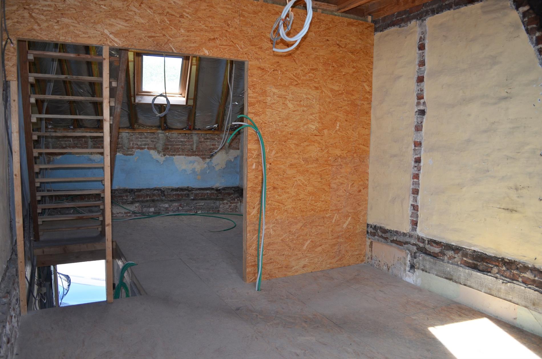 Totaal te renoveren rijwoning  nabij centrum Maldegem 